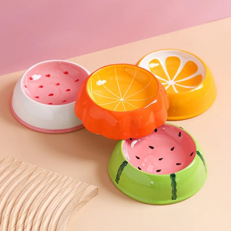 Accessoire chat en forme de fruit
