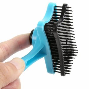 brosse en plastique pour chat
