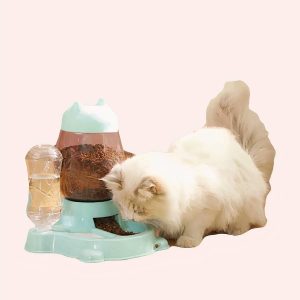 distributeur de croquettes pour chat
