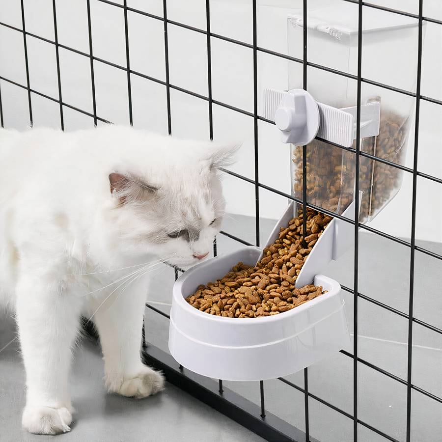 distributeur croquettes chat suspendu